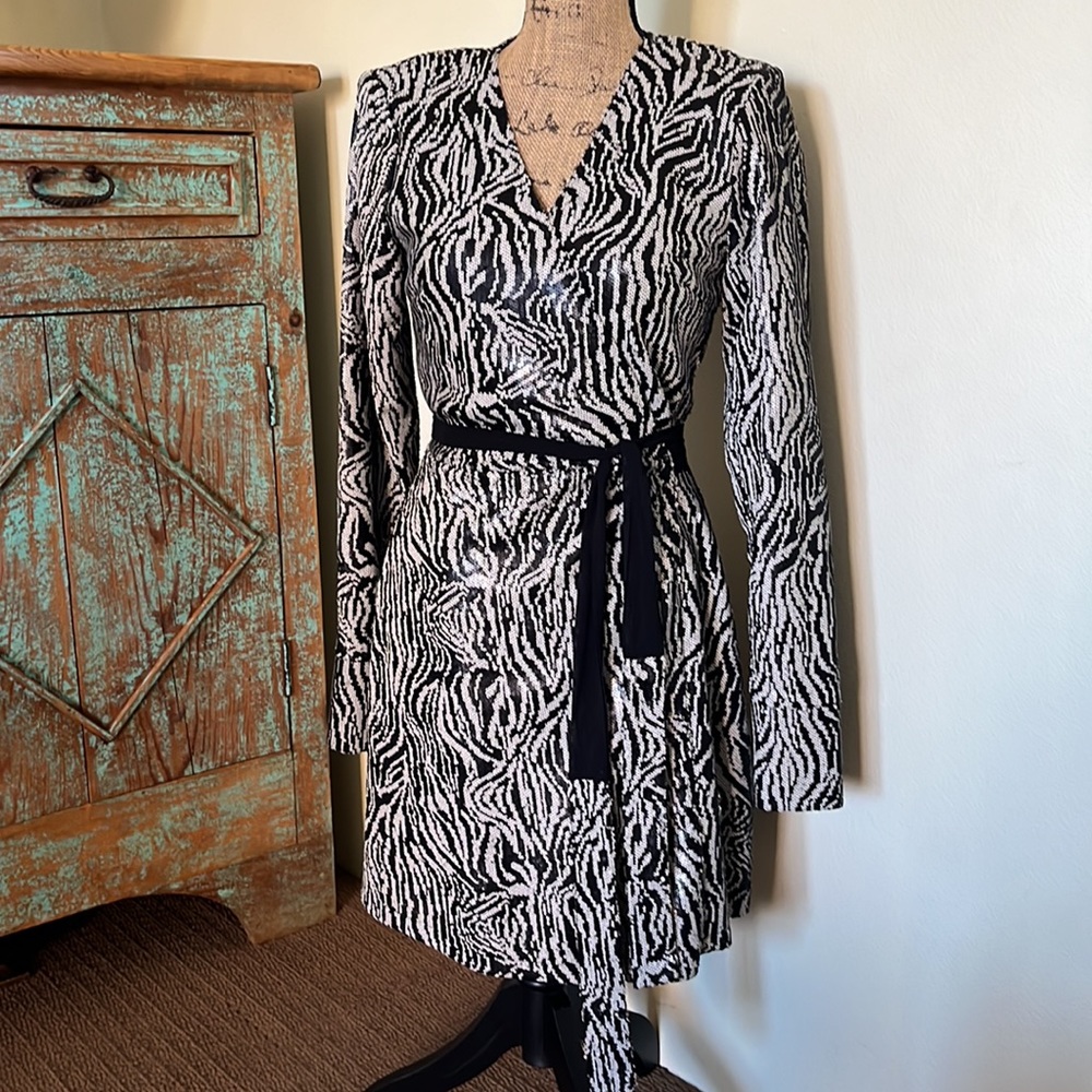 THE ANDAMANE sequined dress